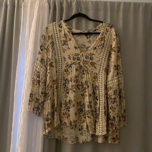 American Eagle Floral blouse
